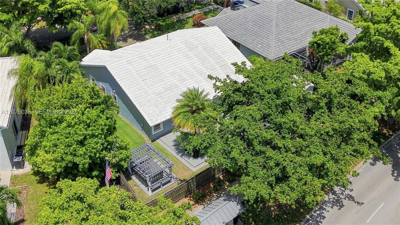 For Sale: $759,900 (4 beds, 2 baths, 2107 Square Feet)