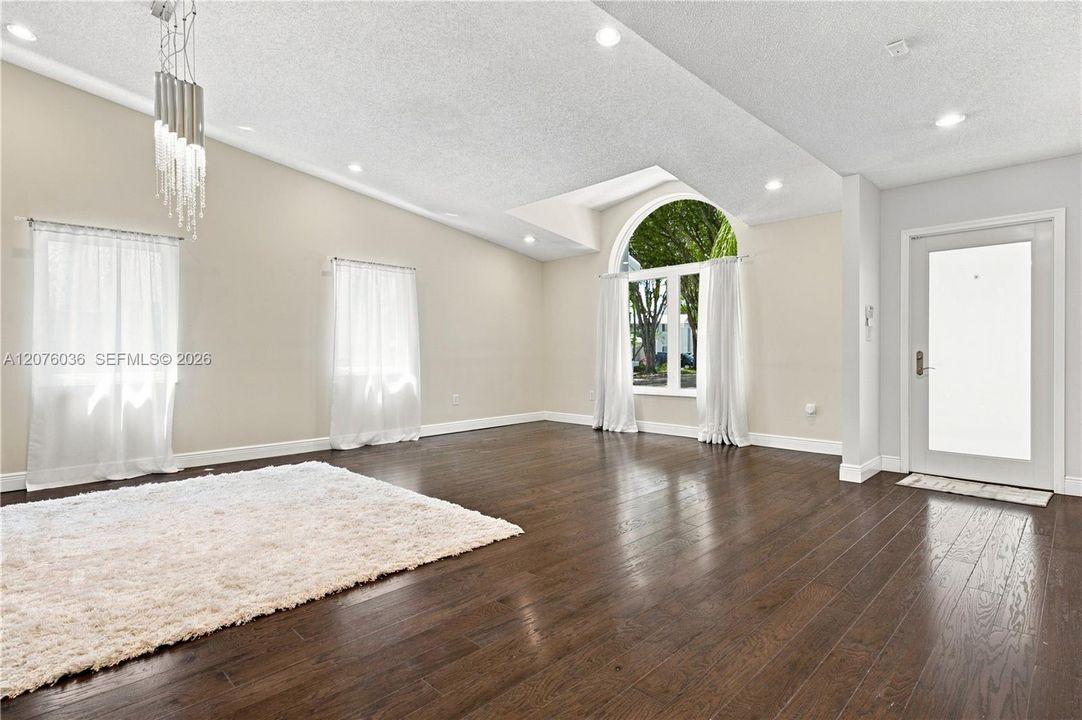 For Sale: $759,900 (4 beds, 2 baths, 2107 Square Feet)
