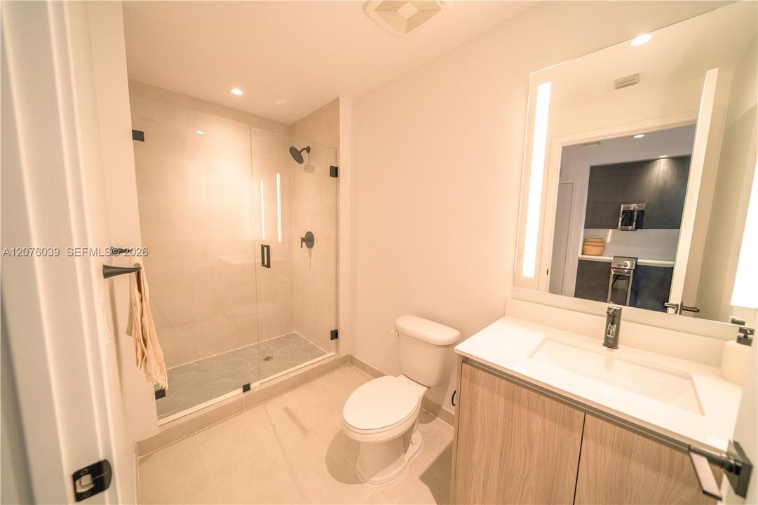 For Rent: $2,350 (0 beds, 1 baths, 423 Square Feet)