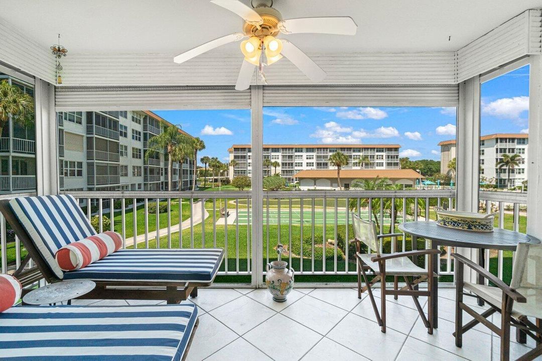 SCREENED BALCONY