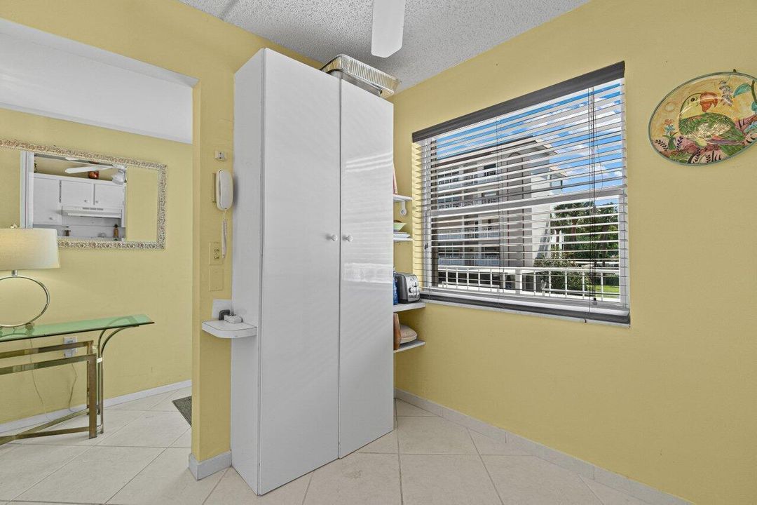 KITCHEN-FOYER