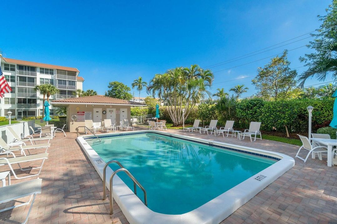 CABANA POOL