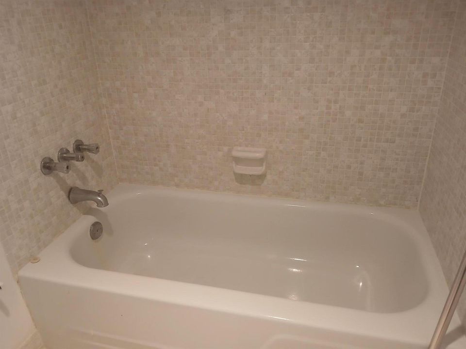 Bathtub