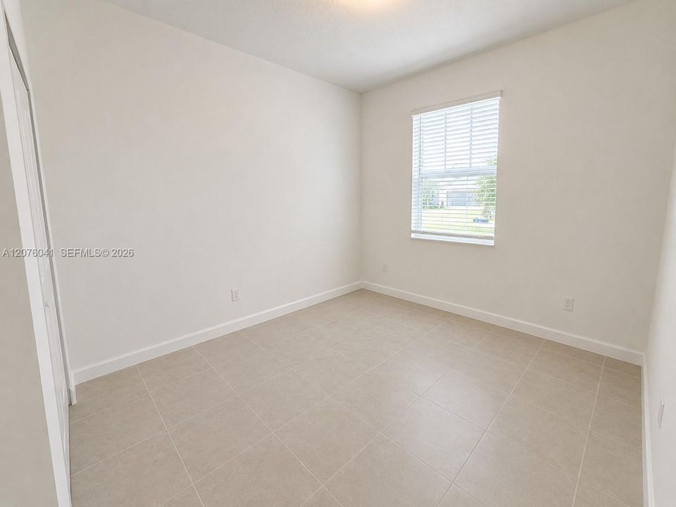 В аренду: $3,350 (3 спален, 2 ванн, 1758 Квадратных фут)
