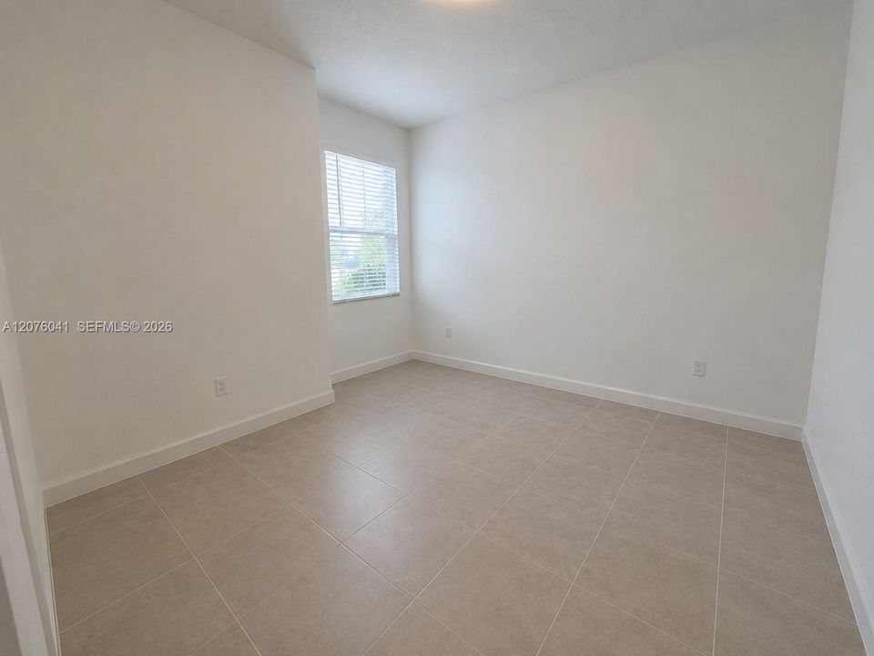 В аренду: $3,350 (3 спален, 2 ванн, 1758 Квадратных фут)