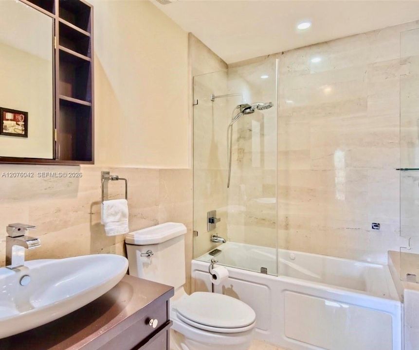 На продажу: $950,000 (3 спален, 3 ванн, 1804 Квадратных фут)