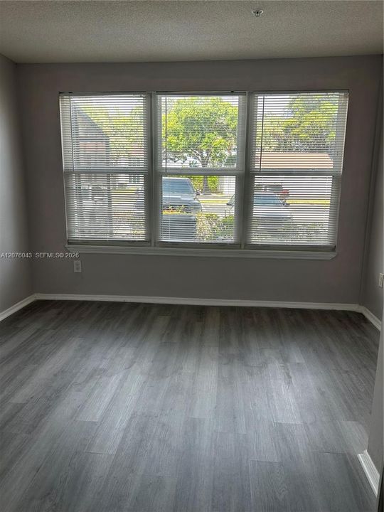 В аренду: $1,750 (2 спален, 1 ванн, 758 Квадратных фут)
