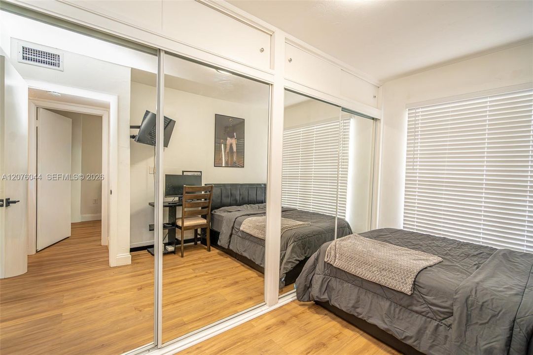 В аренду: $3,900 (4 спален, 2 ванн, 1205 Квадратных фут)
