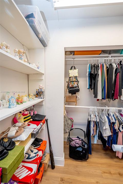 В аренду: $3,900 (4 спален, 2 ванн, 1205 Квадратных фут)