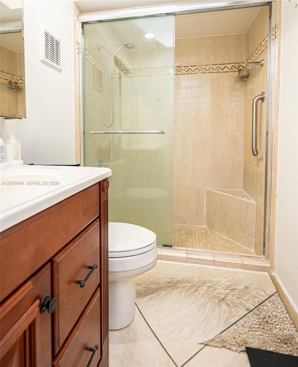 В аренду: $3,900 (4 спален, 2 ванн, 1205 Квадратных фут)