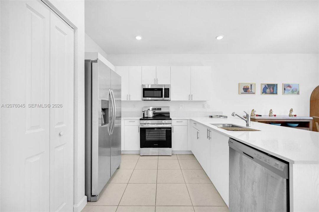 For Sale: $430,000 (3 beds, 2 baths, 1393 Square Feet)
