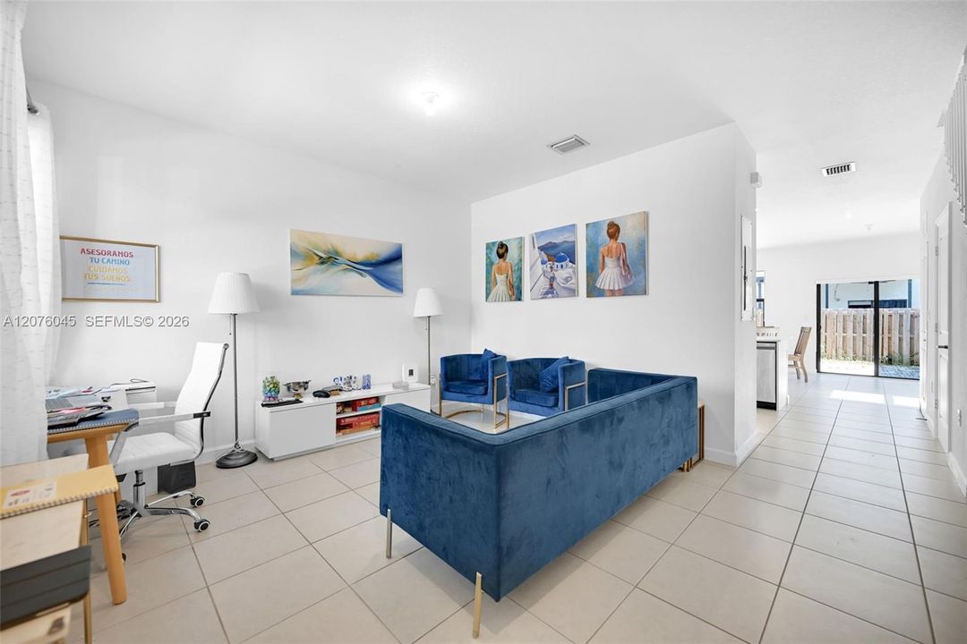 For Sale: $430,000 (3 beds, 2 baths, 1393 Square Feet)