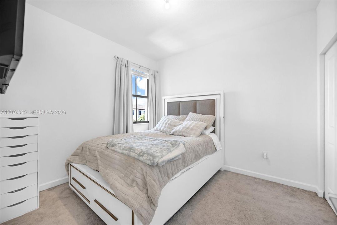 For Sale: $430,000 (3 beds, 2 baths, 1393 Square Feet)