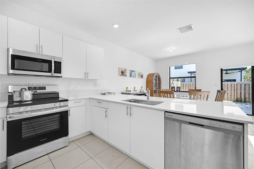 For Sale: $430,000 (3 beds, 2 baths, 1393 Square Feet)