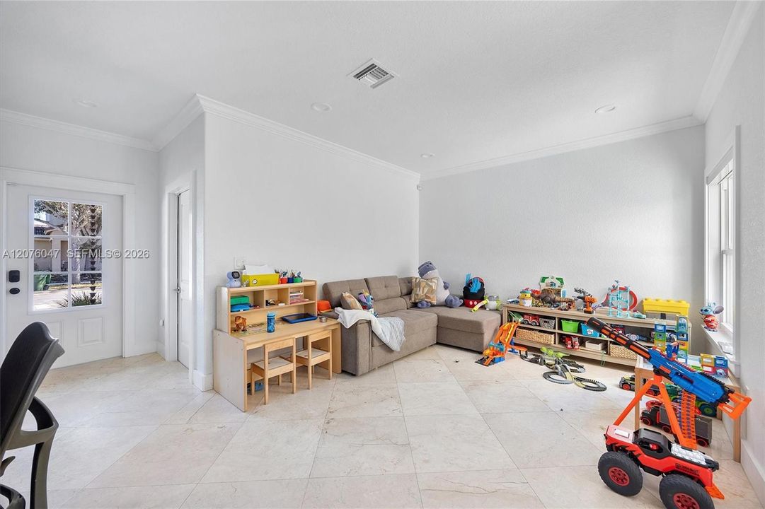 En Venta: $480,000 (3 camas, 2 baños, 1874 Pies cuadrados)