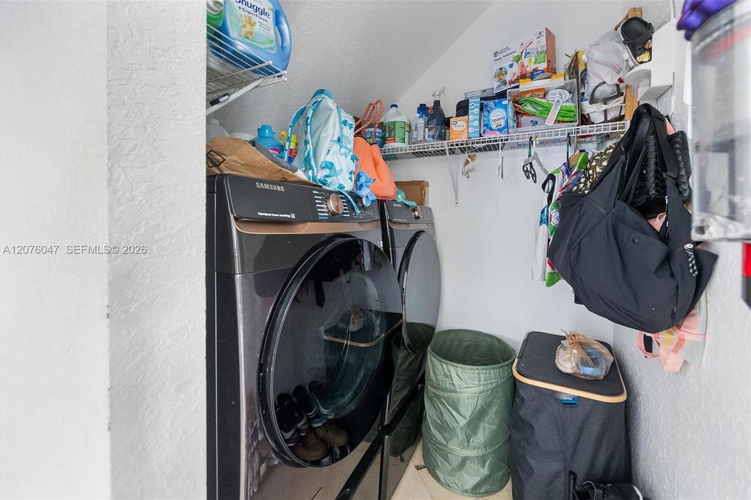 En Venta: $480,000 (3 camas, 2 baños, 1874 Pies cuadrados)