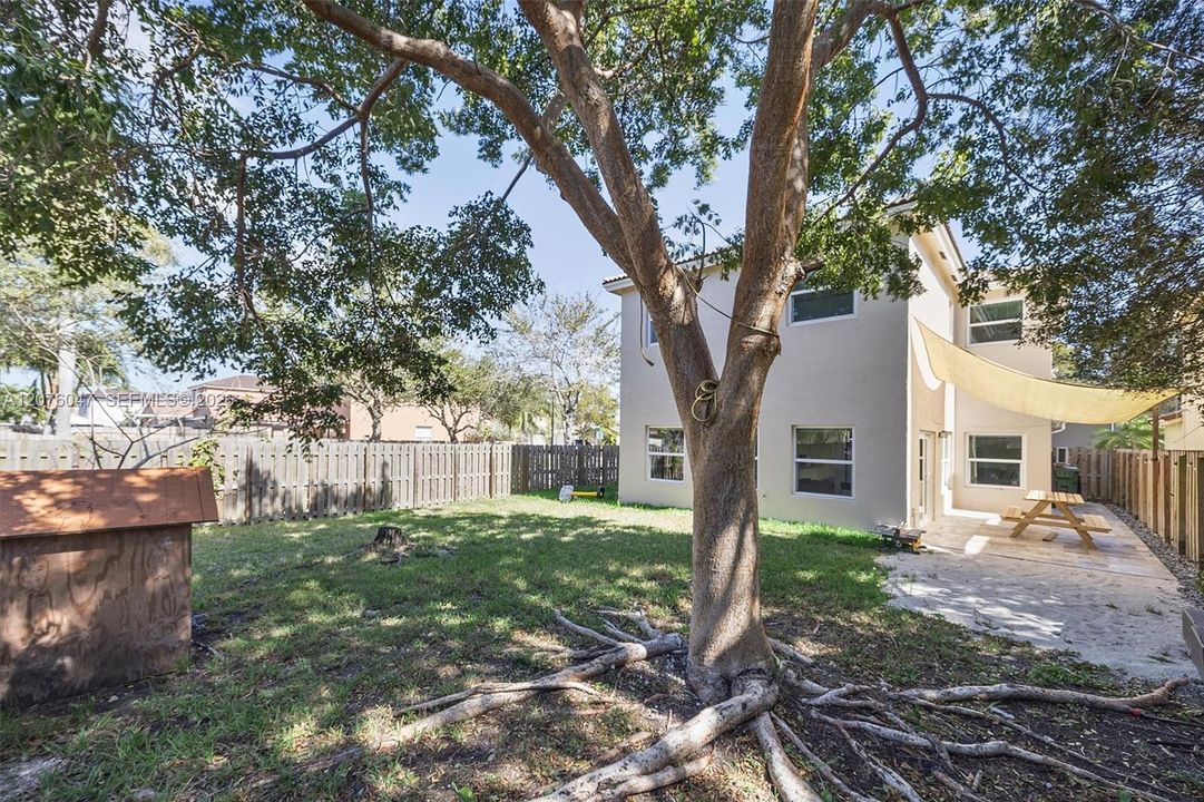 En Venta: $480,000 (3 camas, 2 baños, 1874 Pies cuadrados)