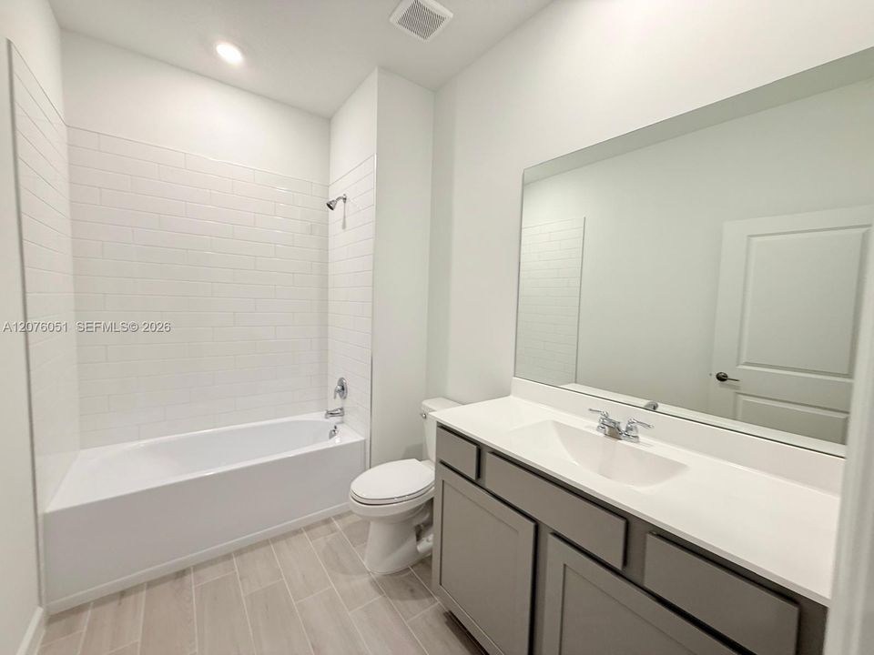 For Rent: $3,350 (3 beds, 2 baths, 1758 Square Feet)