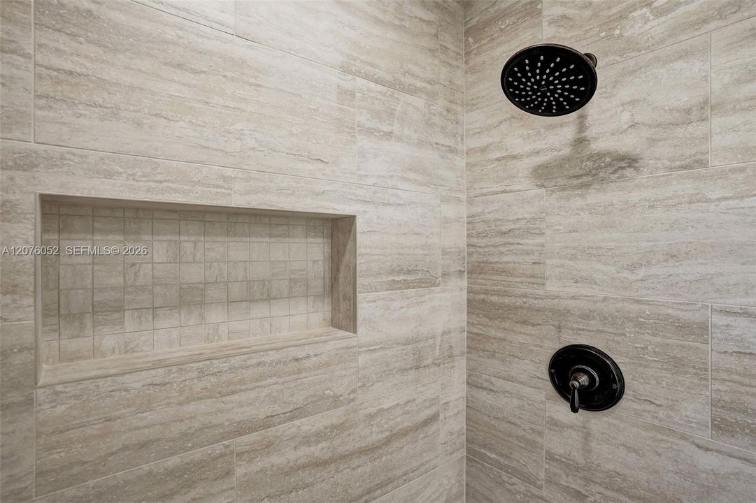В аренду: $6,000 (3 спален, 2 ванн, 1520 Квадратных фут)