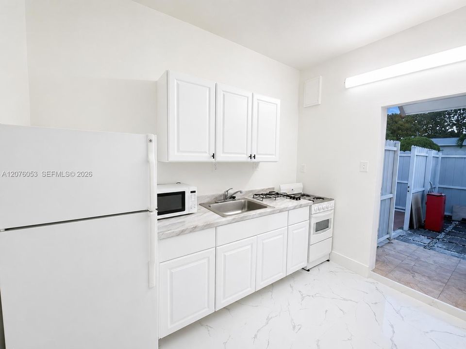 For Rent: $1,500 (1 beds, 1 baths, 2034 Square Feet)