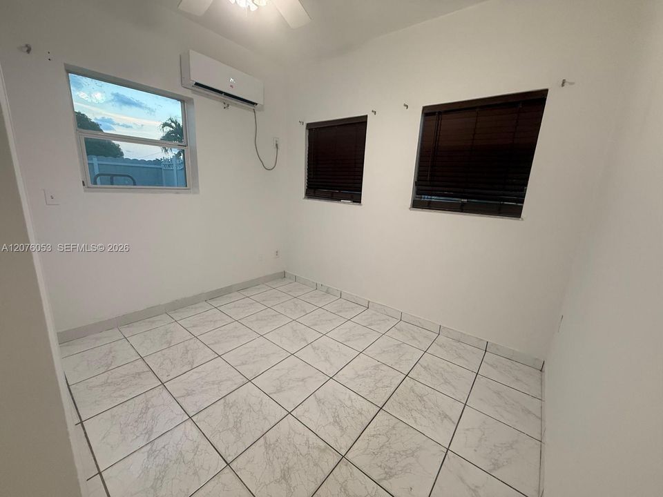 For Rent: $1,500 (1 beds, 1 baths, 2034 Square Feet)