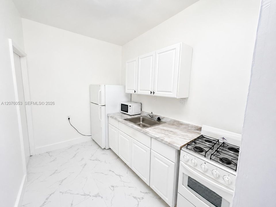 For Rent: $1,500 (1 beds, 1 baths, 2034 Square Feet)