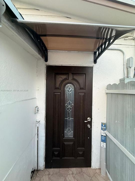 For Rent: $1,500 (1 beds, 1 baths, 2034 Square Feet)