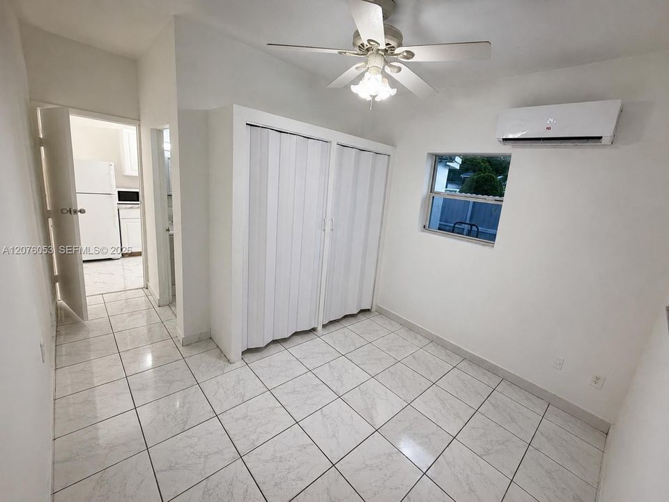 For Rent: $1,500 (1 beds, 1 baths, 2034 Square Feet)