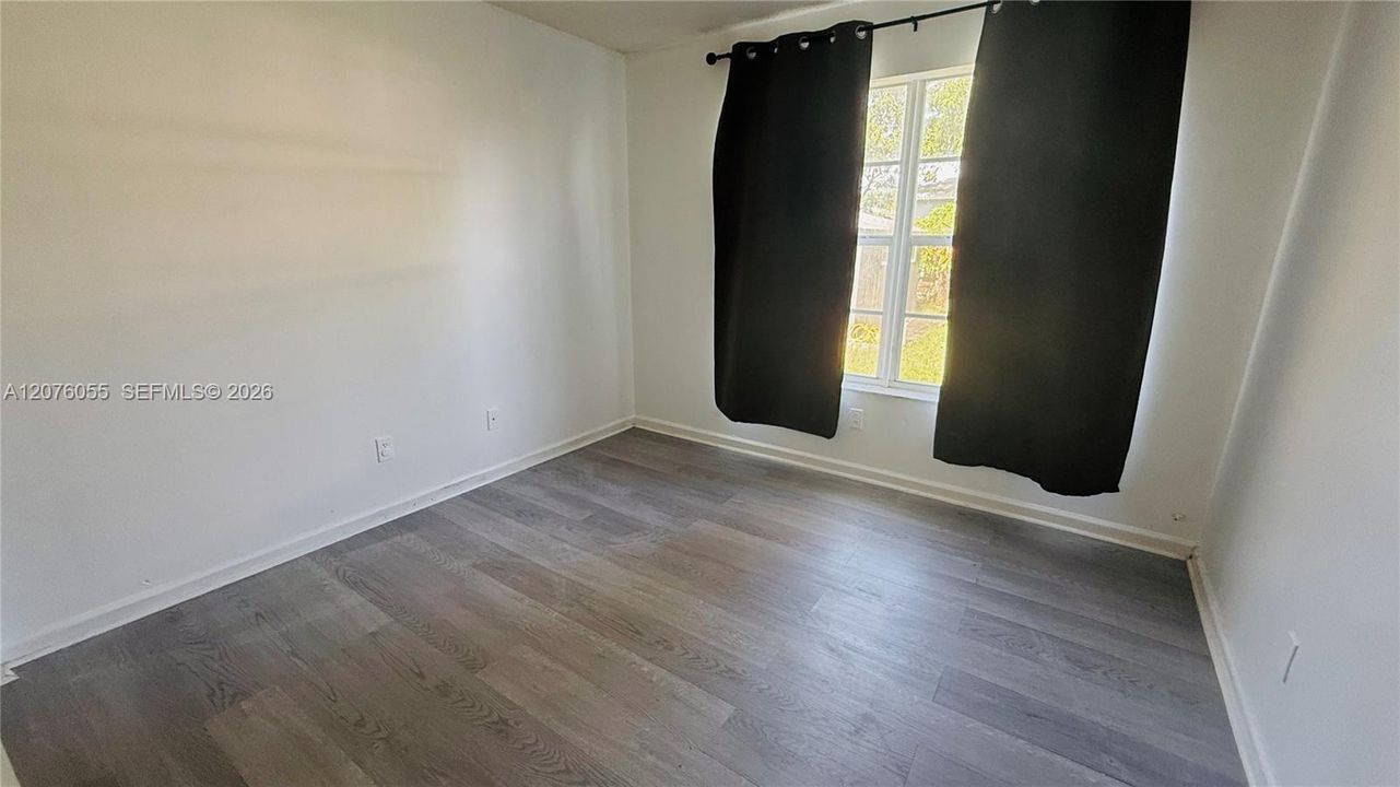 For Rent: $3,500 (3 beds, 2 baths, 1375 Square Feet)