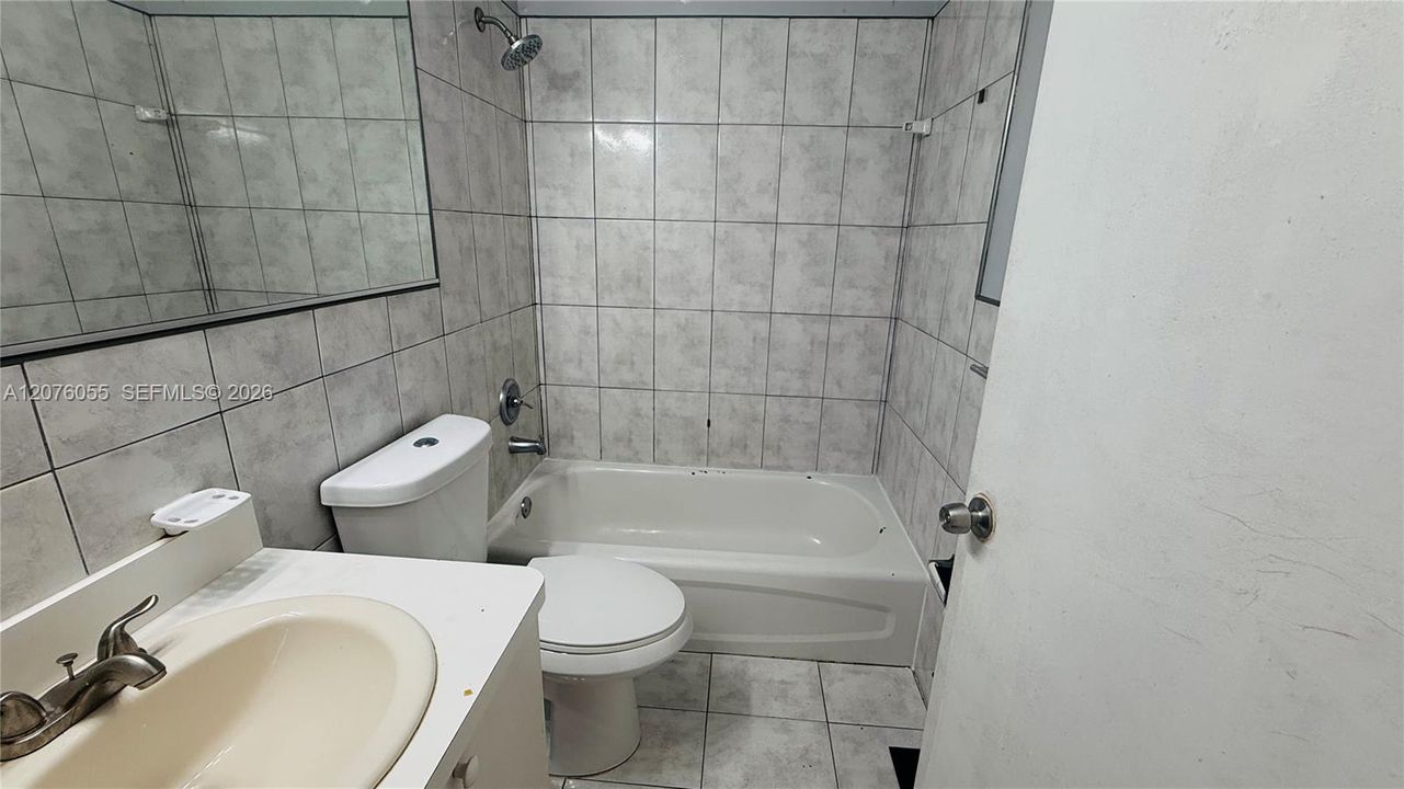 For Rent: $3,500 (3 beds, 2 baths, 1375 Square Feet)