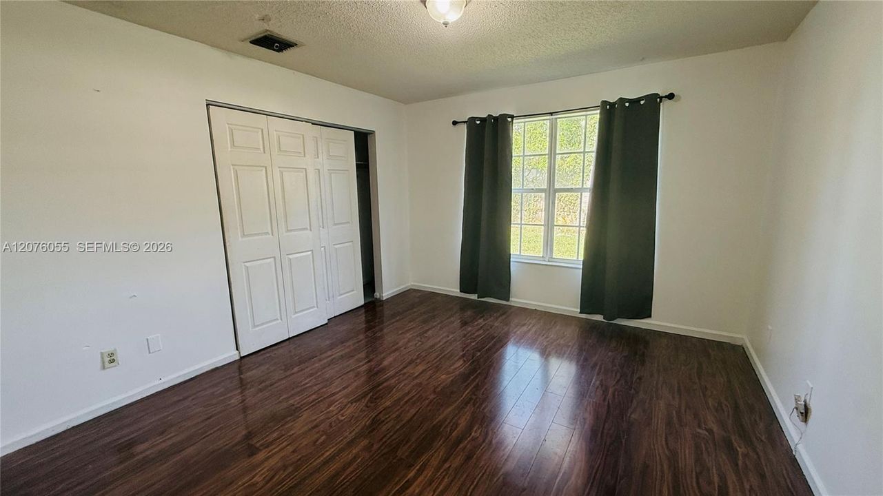 For Rent: $3,500 (3 beds, 2 baths, 1375 Square Feet)
