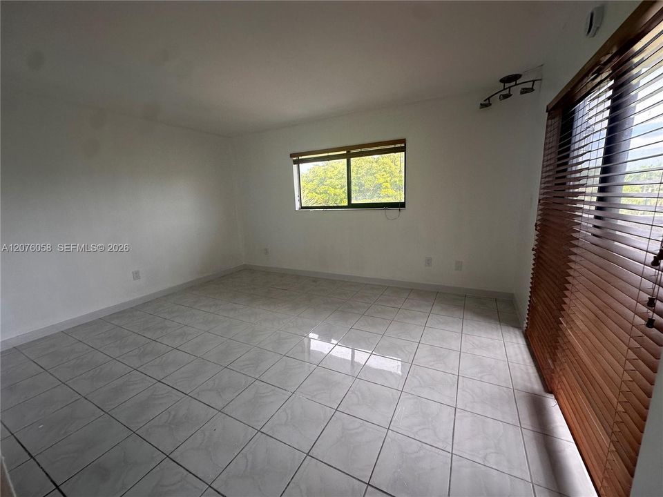 В аренду: $2,375 (2 спален, 2 ванн, 1152 Квадратных фут)