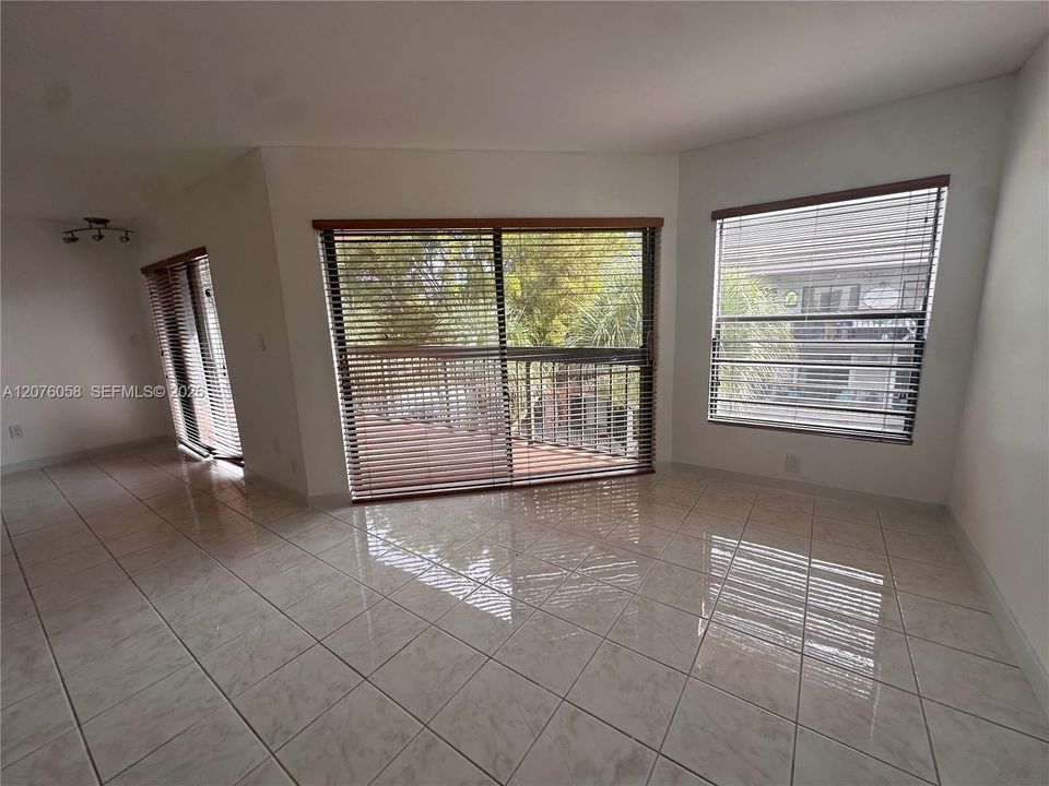 В аренду: $2,375 (2 спален, 2 ванн, 1152 Квадратных фут)