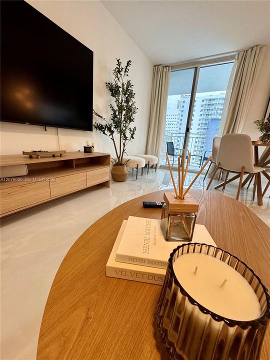For Rent: $2,700 (1 beds, 1 baths, 593 Square Feet)