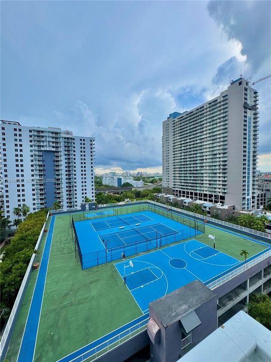 For Rent: $2,700 (1 beds, 1 baths, 593 Square Feet)