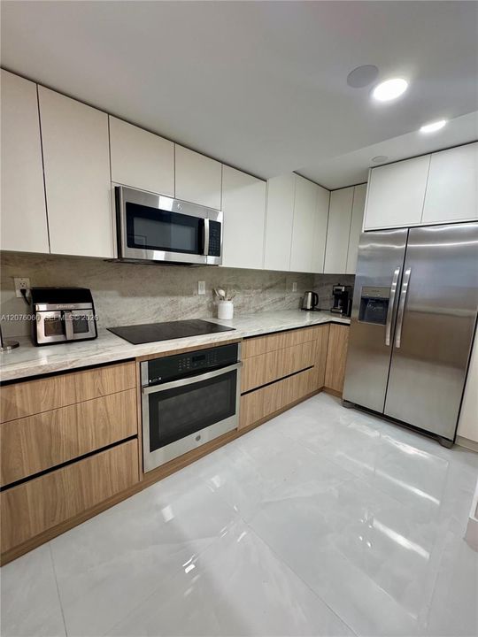 For Rent: $2,700 (1 beds, 1 baths, 593 Square Feet)