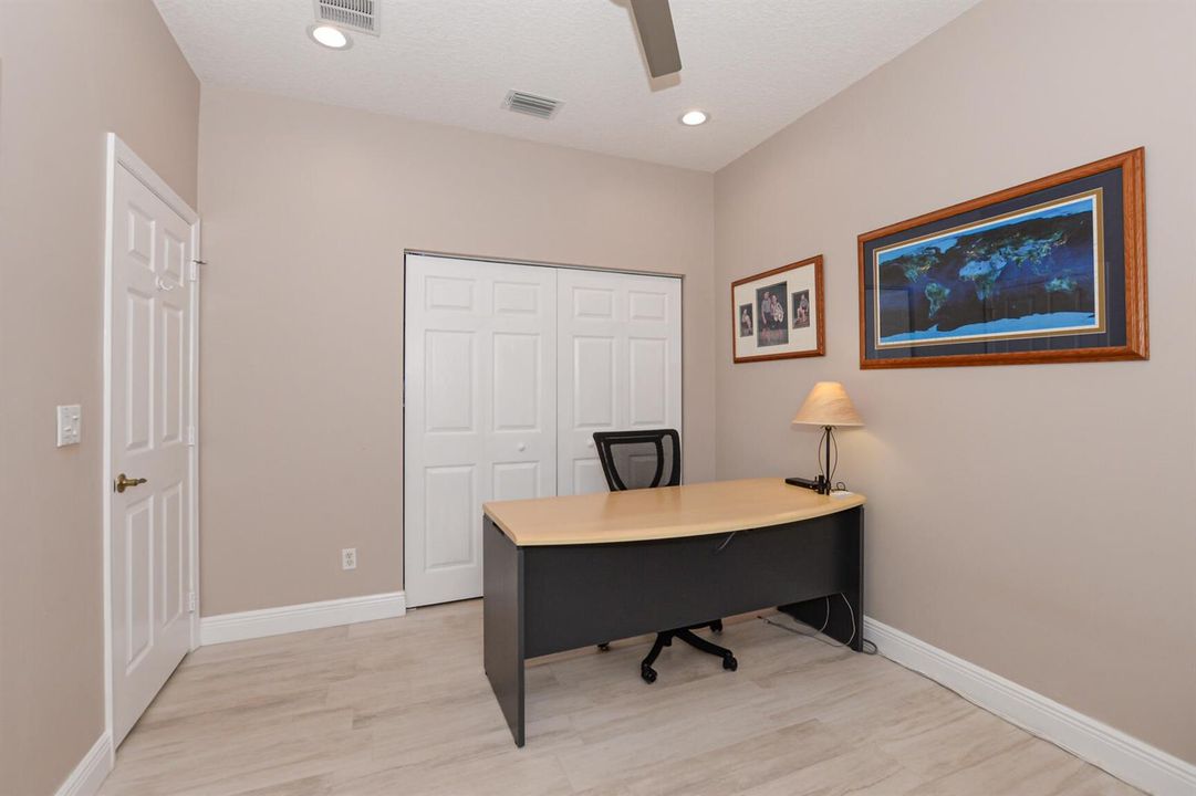 BR 3 - Office 2
