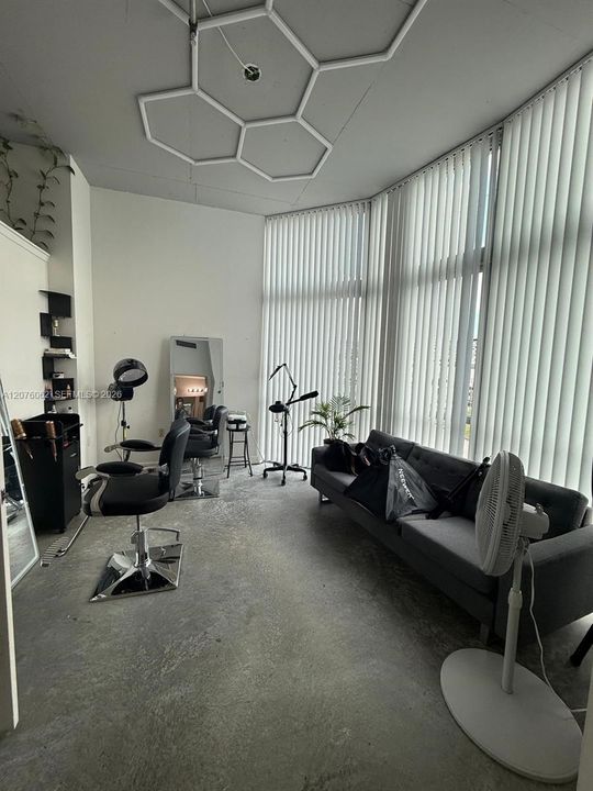 For Sale: $370,000 (2 beds, 2 baths, 1026 Square Feet)