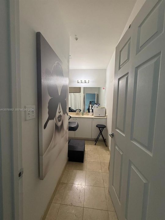 For Sale: $370,000 (2 beds, 2 baths, 1026 Square Feet)