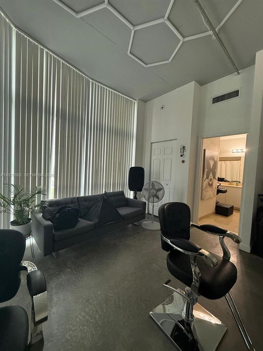 For Sale: $370,000 (2 beds, 2 baths, 1026 Square Feet)