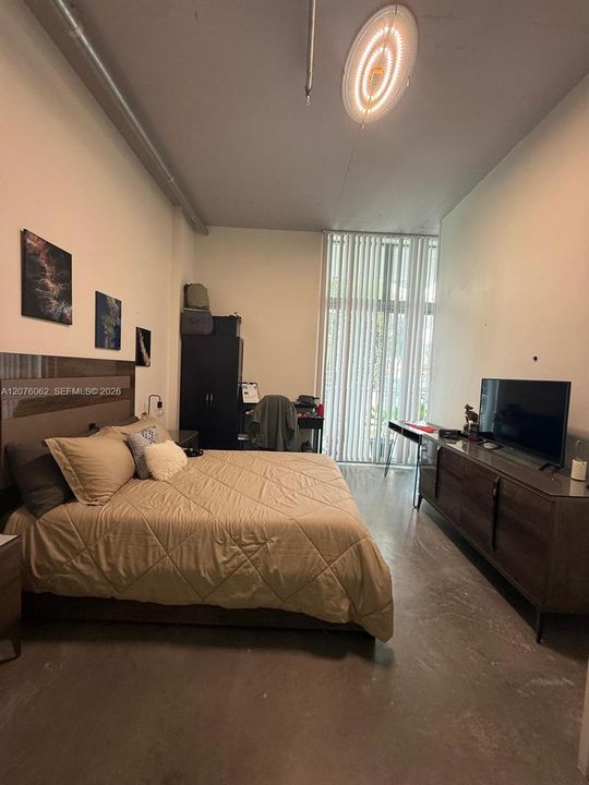 For Sale: $370,000 (2 beds, 2 baths, 1026 Square Feet)