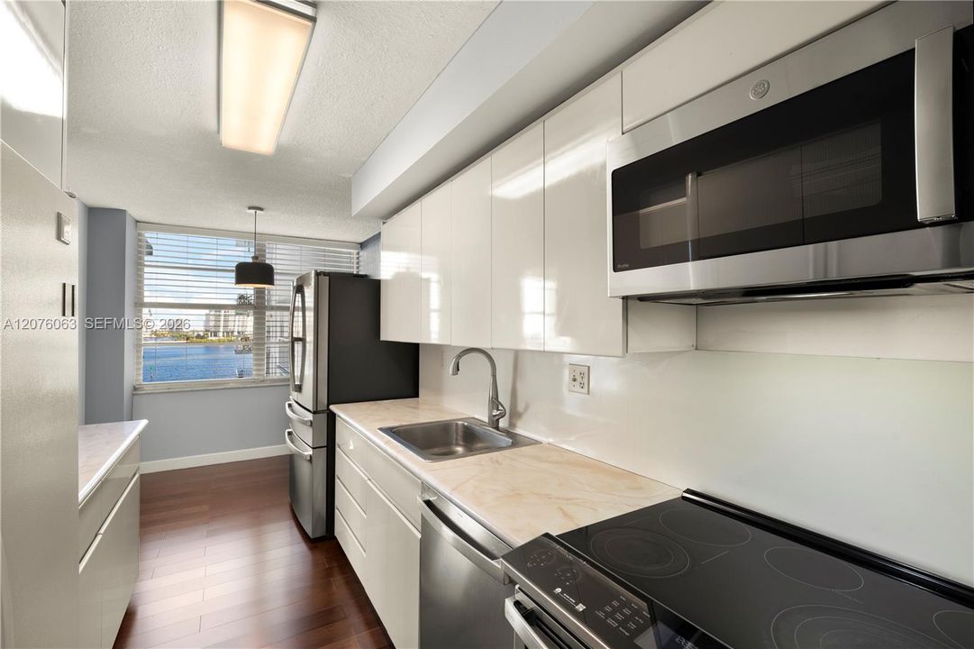 En Venta: $445,000 (2 camas, 2 baños, 1488 Pies cuadrados)
