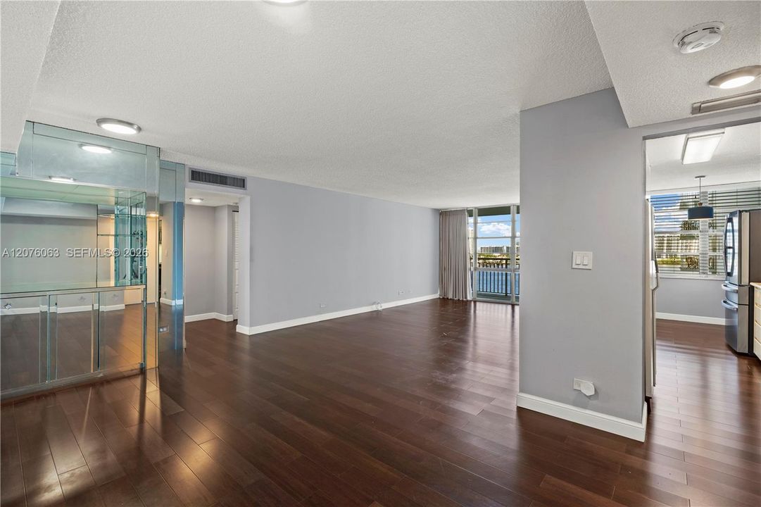 En Venta: $445,000 (2 camas, 2 baños, 1488 Pies cuadrados)