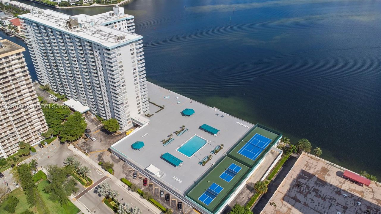 En Venta: $445,000 (2 camas, 2 baños, 1488 Pies cuadrados)