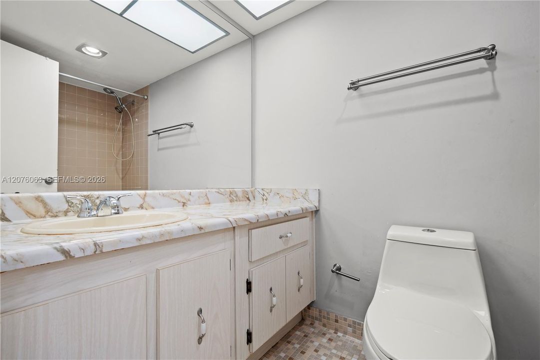 En Venta: $445,000 (2 camas, 2 baños, 1488 Pies cuadrados)