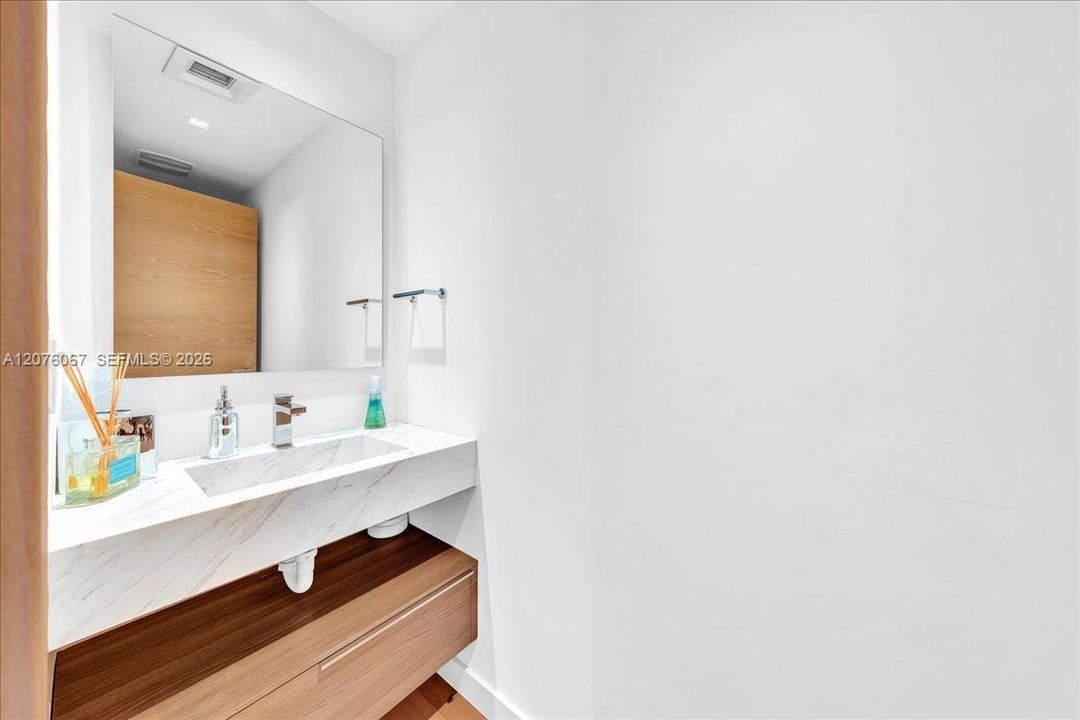 En Venta: $4,450,000 (4 camas, 4 baños, 2268 Pies cuadrados)