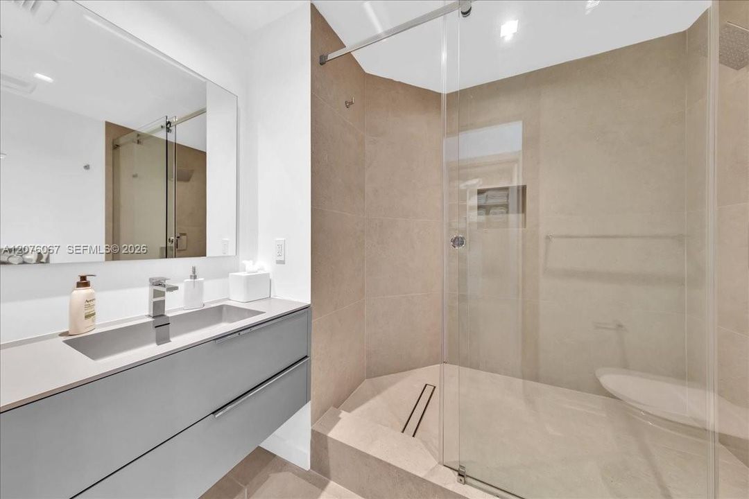 En Venta: $4,450,000 (4 camas, 4 baños, 2268 Pies cuadrados)