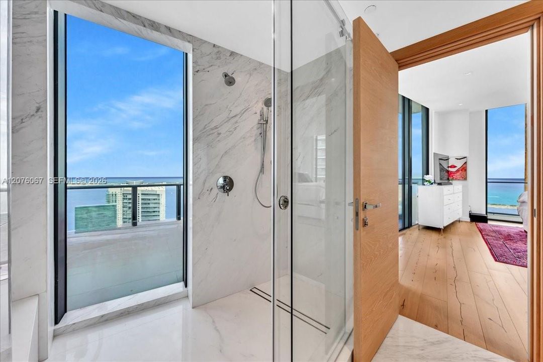 En Venta: $4,450,000 (4 camas, 4 baños, 2268 Pies cuadrados)