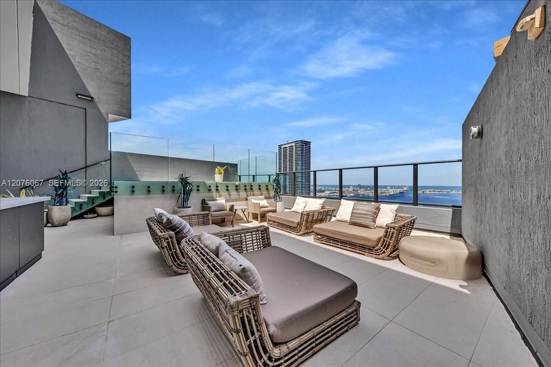 En Venta: $4,450,000 (4 camas, 4 baños, 2268 Pies cuadrados)