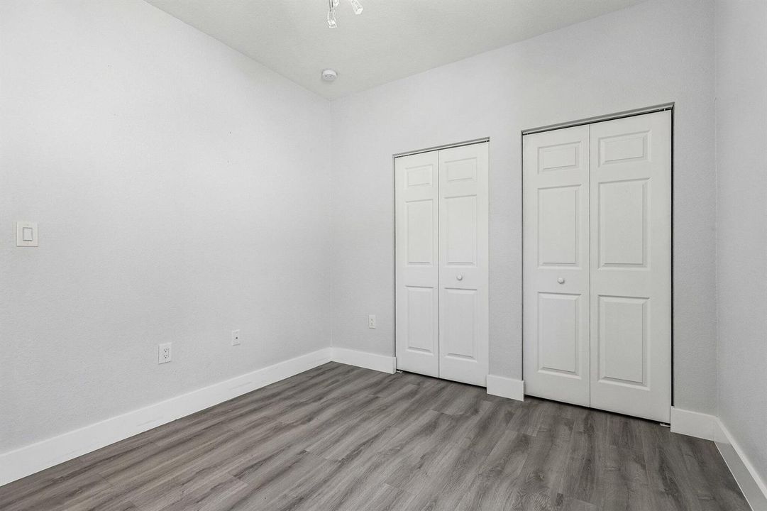 30-web-or-mls-W 110th Ter-S2008-030